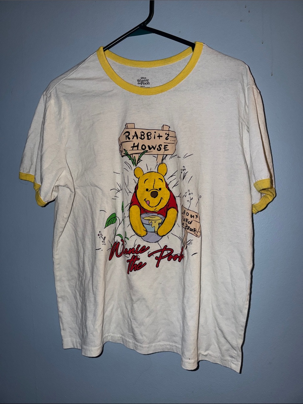 Winnie the Pooh Disney adult XL Yellow-Trim Graphic Tee